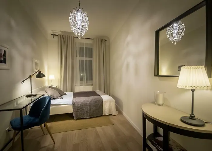 Renovated In Center Апартаменты *