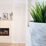 Renovated In Center Apartman *