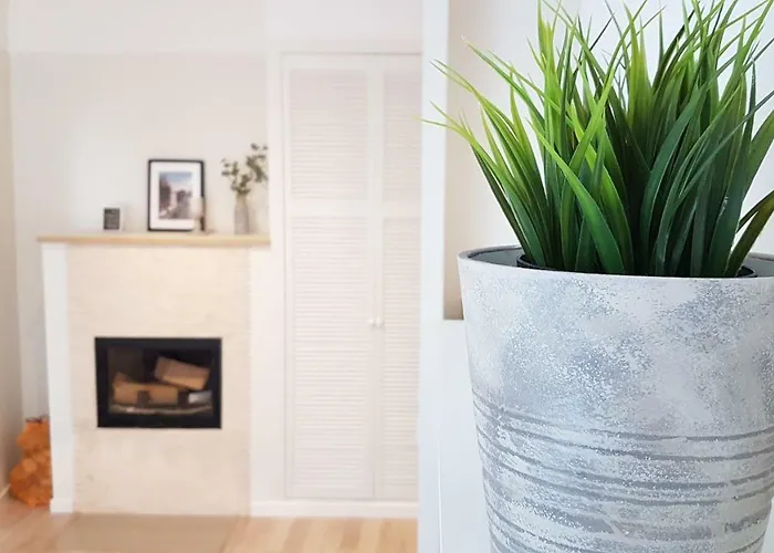 Renovated In Center Apartment *