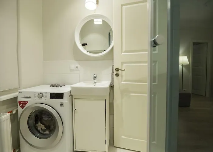 Renovated In Center Dzīvoklis *